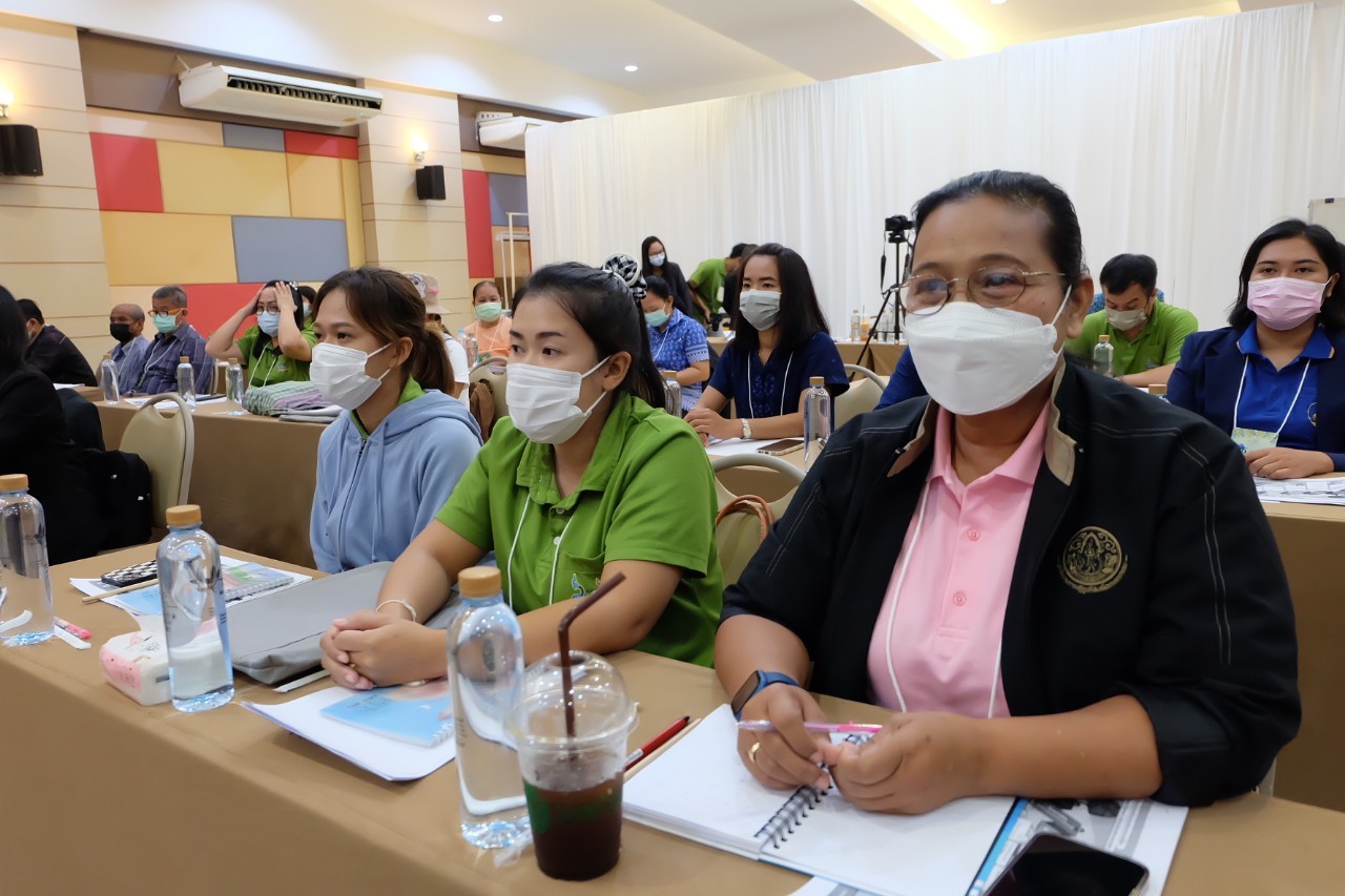 title - ผู้ตรวจราชการกรม เป็นประธานเปิดโครงการสัมมนาเชิงปฏิบัติการการกำหนดแนวทางการพัฒนาเกษตรกรสู่การเป็นผู้ประกอบการเกษตรในเขตปฏิรูปที่ดิน ณ โรงแรมไม้หอมวิลล่า อำเภอเมืองนครสวรรค์ จังหวัดนครสวรรค์